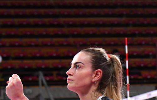 Il saluto della Perugia del volley femminile a Veronica Angeloni