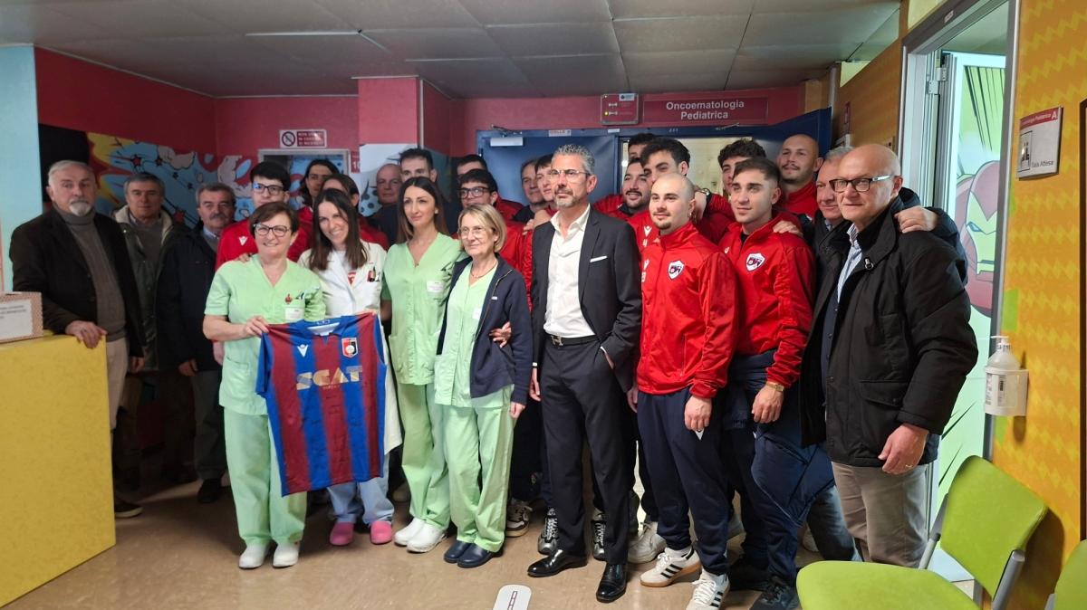 Il calcio regala emozioni inaspettate... e lo sa bene il Santa Sabina in visita all'ospedale di Perugia