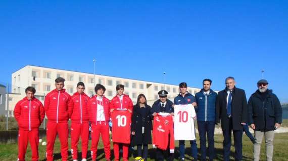 Il Perugia ha fatto vista al carcere di Capanne per una giornata di solidarietà a favore dei figli dei detenuti