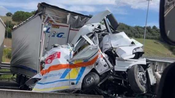 Tragico incidente stradale con tre morti e 15 feriti! Intenso traffico nell'area del Trasimeno