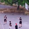 Giocano a basket senza canestri, il video fa il giro del mondo. La FIP interviene