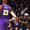 Lakers cauti con LeBron: piede sinistro dolorante, salta il back-to-back con i Suns