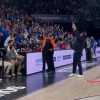 Clamoroso Ataman, litiga con i suoi ex tifosi dell'Efes e lascia il campo a partita in corso