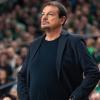 Follie greche: Ergin Ataman deferito per essersi tolto la giacca!