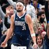 Klay Thompson si adatta senza problemi al ruolo di panchina dei Mavericks