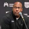NBA - Kings, un aumento di stipendio potrebbe costare il posto a Mike Brown