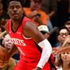Rockets padroni a Phoenix. Booker neutralizzato, Thompson e Holiday trascinano Houston