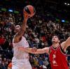Stella Rossa vicino alla firma di Chris Jones in cabina di regia