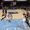 Wembanyama e gli Spurs travolgono Memphis, restano in scia di OKC