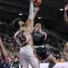 Nel finale la Virtus Bologna si fa sfilare la vittoria dalla Reyer: gli highlights