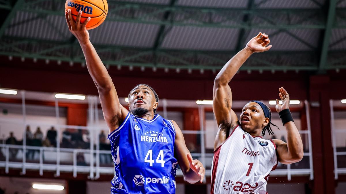 LIVE BCL | Trapani Shark vs Bnei Herzliya: diretta (48-53 22' 3Q)