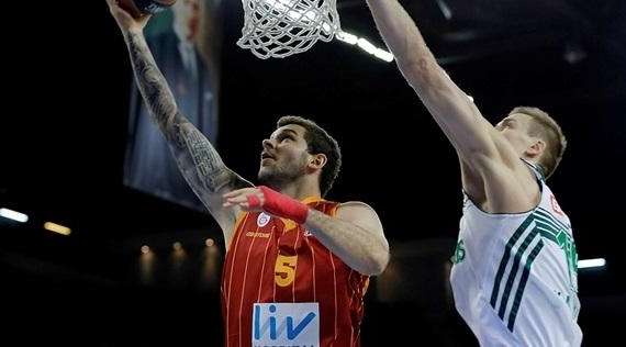 GRUPPO G - Dalla lunetta il Galatasaray festeggia le Top 16 contro lo Zalgiris Kaunas