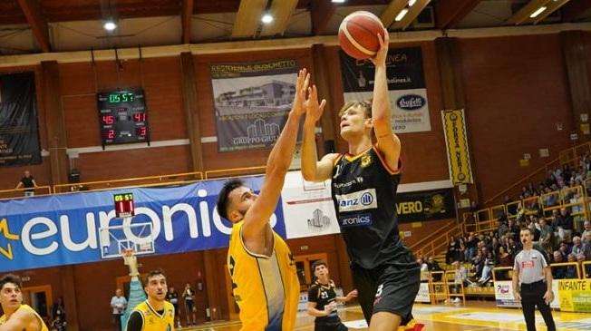 Serie B - E sono 5! Sulle ali dell’entusiasmo, l’Allianz Pazienza San Severo supera anche Piombino