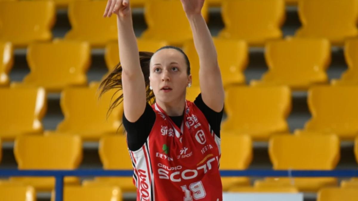 A2 F - Gli applausi del suo coach all'USE Rosa Scotti Empoli