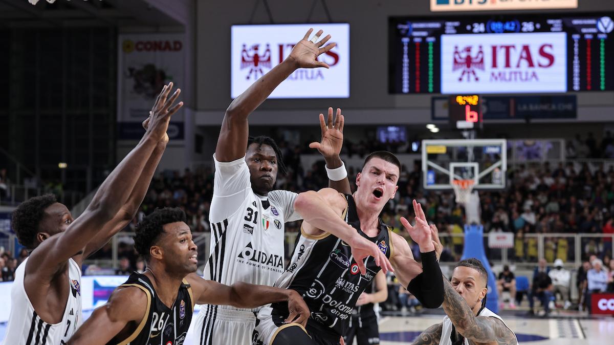 Virtus Bologna contro Aquila Trento, dove in TV, preview, diretta testuale
