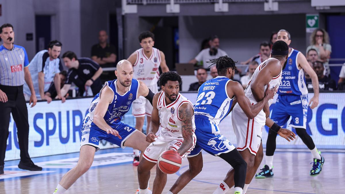Olimpia Milano domina al PalaLeonessa di Brescia: gli highlights