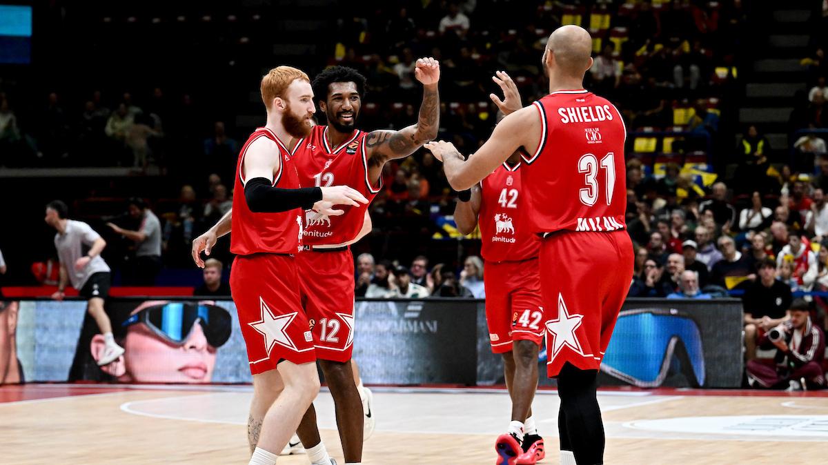LIVE | L'Olimpia Milano c'è: super primo tempo e Parigi ko al Forum!