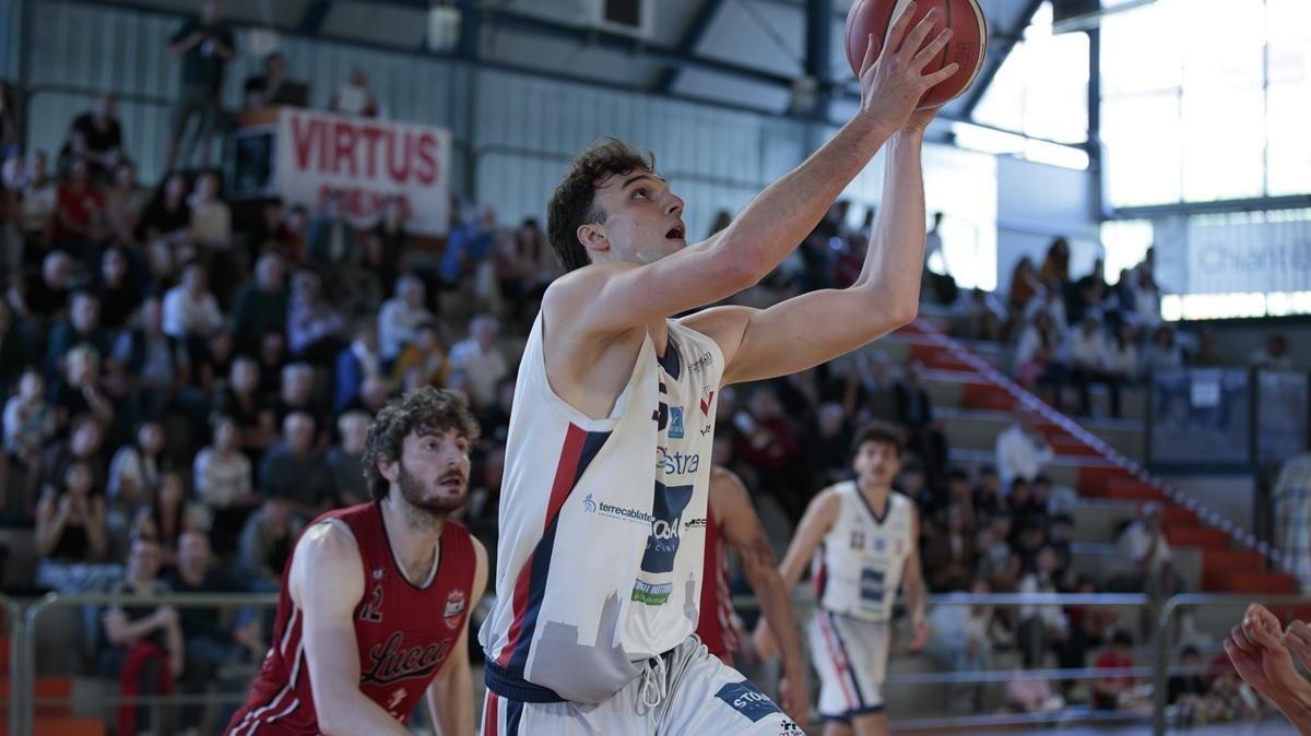 Serie B - Basketball Club Lucca beffa la Virtus Siena nel finale