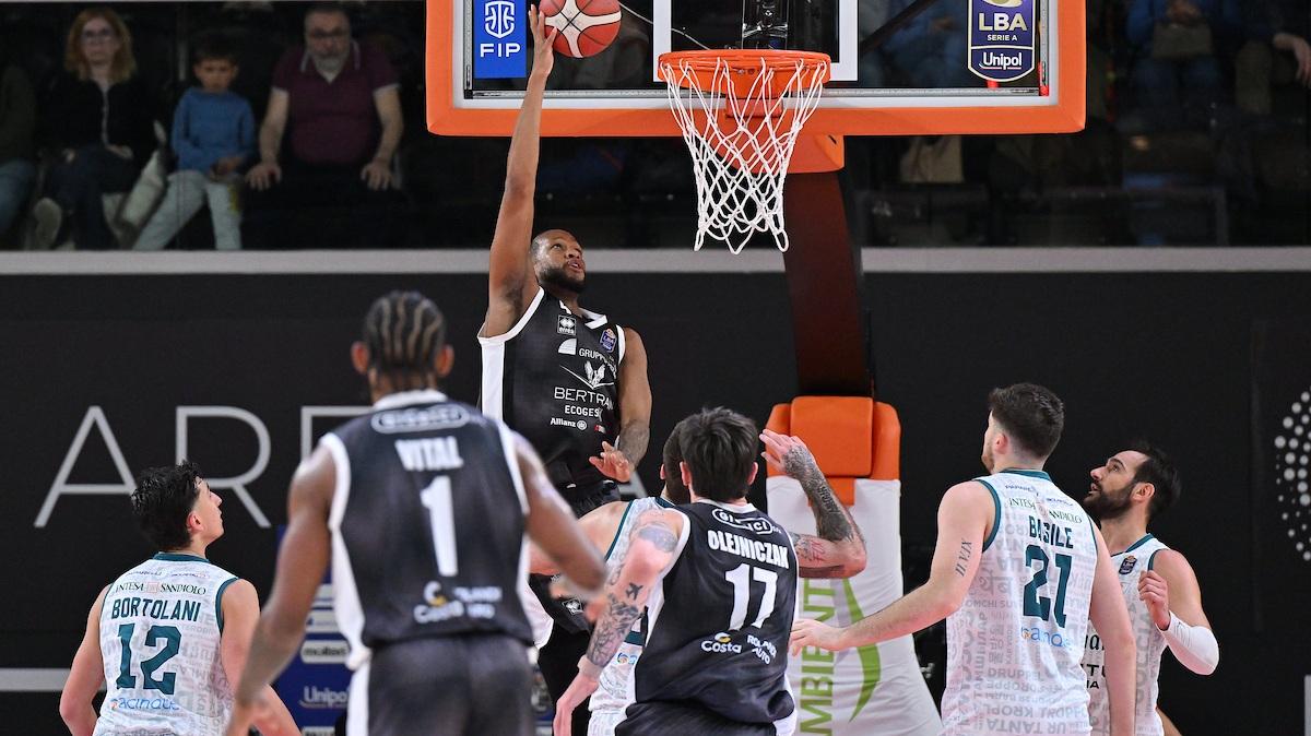 Serie B - Nel derby bresciano Orzinuovi supera Lumezzane