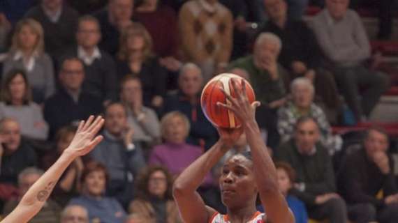 WNBA - Sky, Jantel Lavender si opera: due mesi di stop