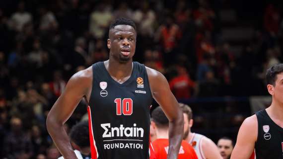 EuroLeague - Olympiacos, infortunio per Moustapha Fall out tre settimane