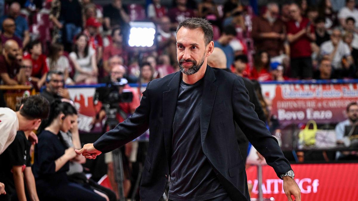 Peppe Poeta: «Grato a Ettore Messina: aver fatto parte del primo triplete Olimpia è incredibile»