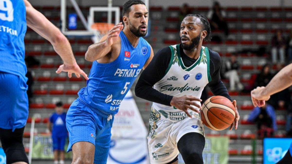 FIBA EC - Dinamo Sassari, trasferta in casa del Peristeri Atene