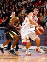 Latina Basket firma Sergio Plumari