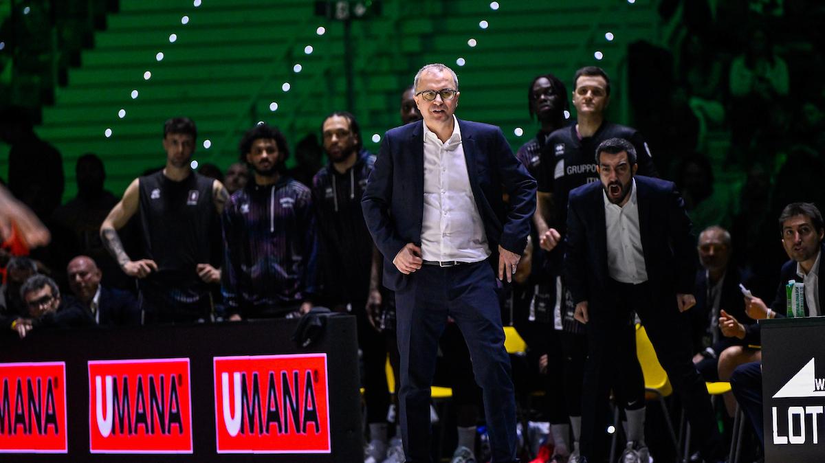 La Stampa: «Tortona, serata senza il lieto fine. Ma per 35' Milano vede i fantasmi»