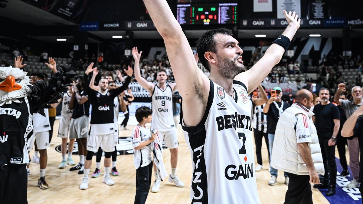Il Beşiktaş sopravvive all’ultimo tiro e si prende Gara 1 sul Bahçeşehir