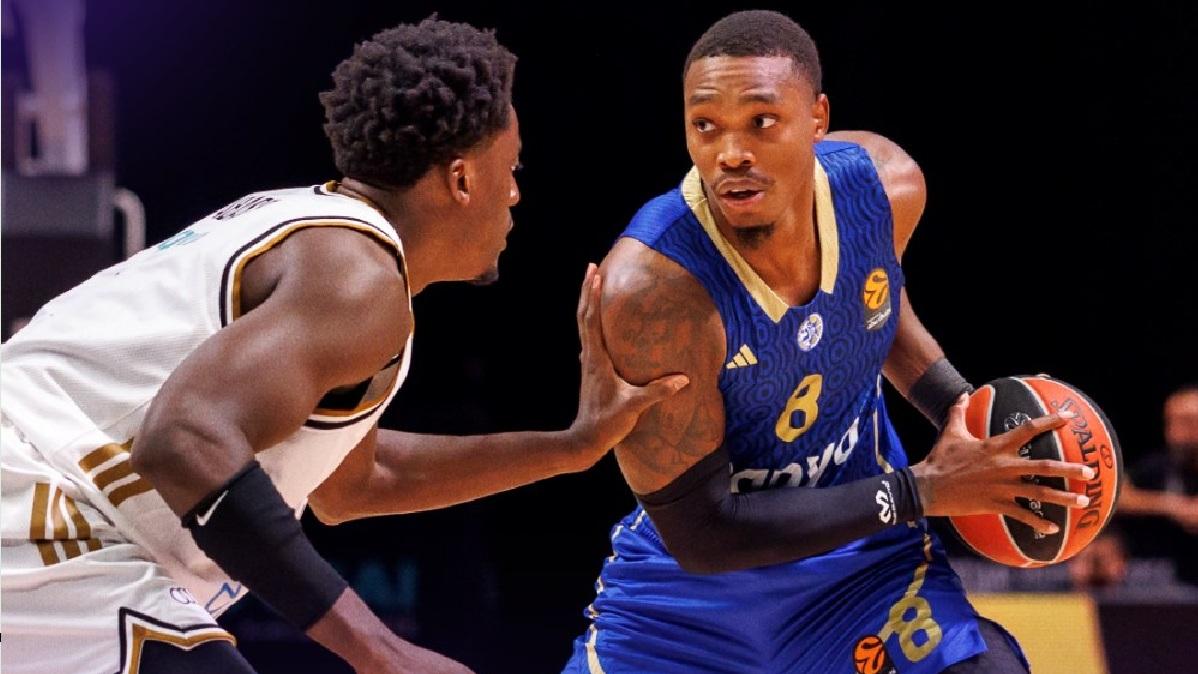 Maccabi resiste a Dubai: carattere, rimonta e vittoria alla CocaCola Arena