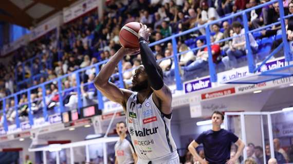MERCATO A2 - RivieraBanca Rimini vicina a Mark Ogden