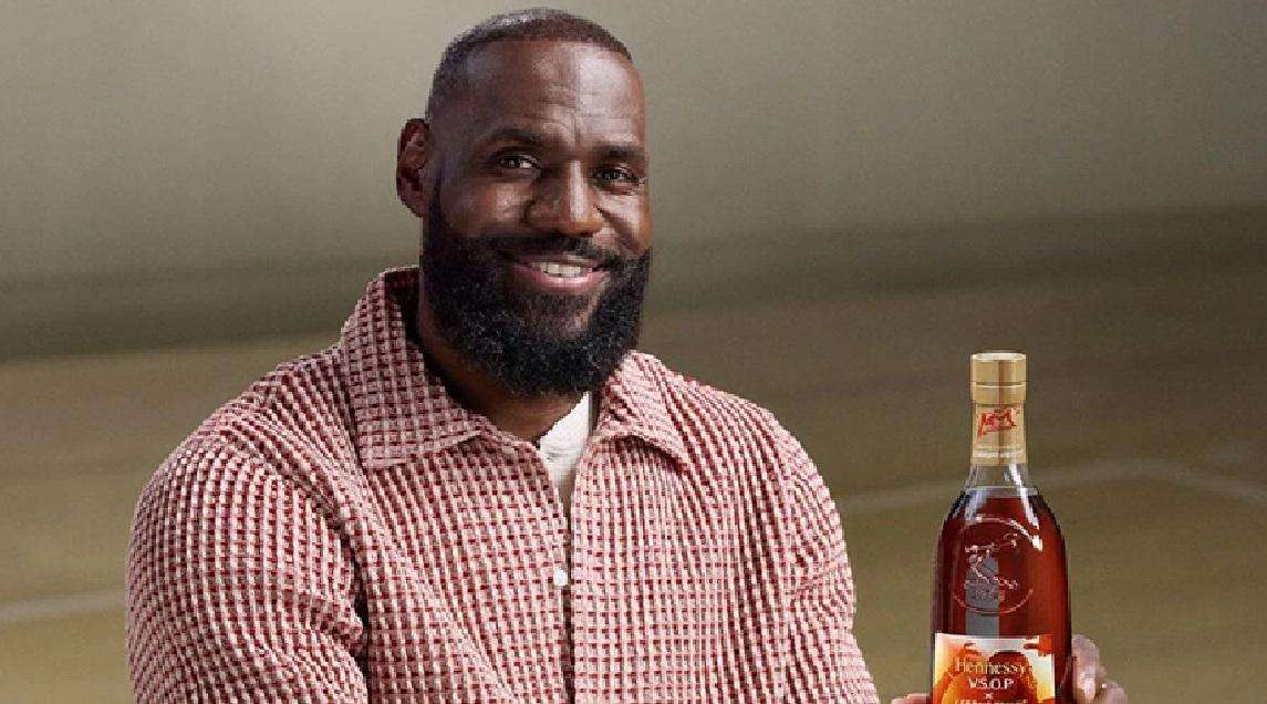 LeBron James citato in giudizio da un fan "ingannato" dal teaser "The Second Decision"