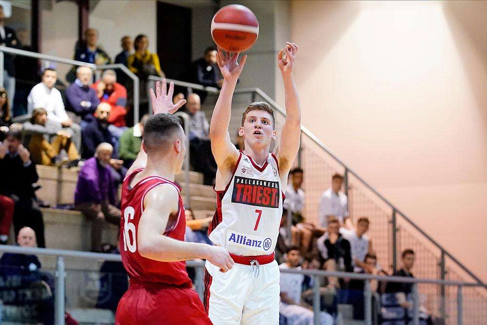 Serie B - Alla Virtus Pozzuoli arriva l'ala triestina Riccardo Venier