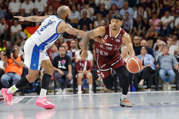 Giornale di Sicilia | La Shark è spenta, entra subito nel tunnel e non vede mai la luce