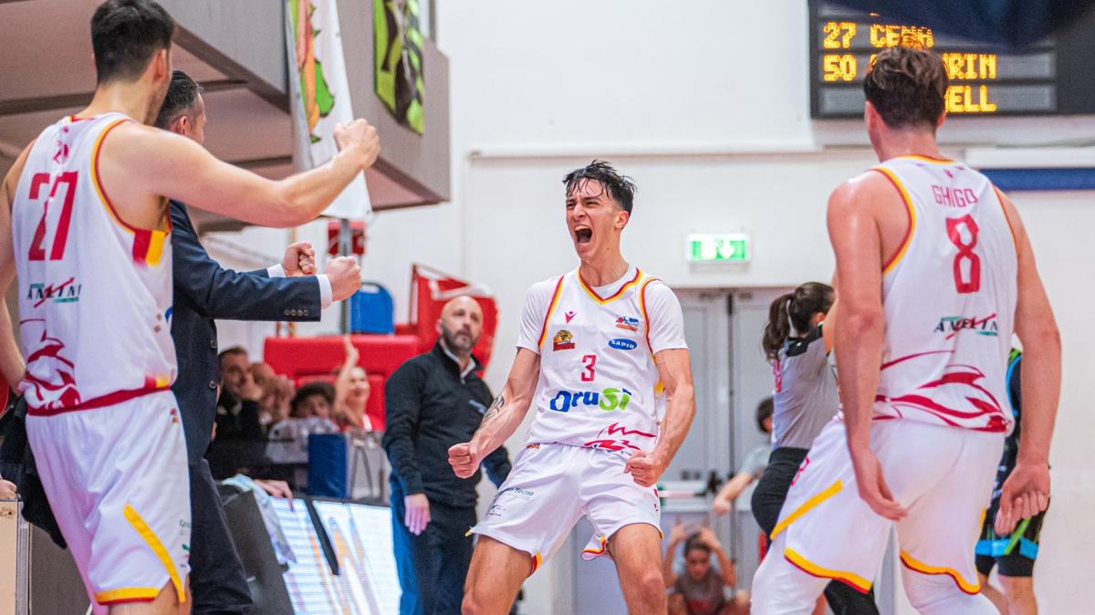 Serie B - Lotta, intensità e cuore nel derby: l’OraSì Ravenna batte Faenza