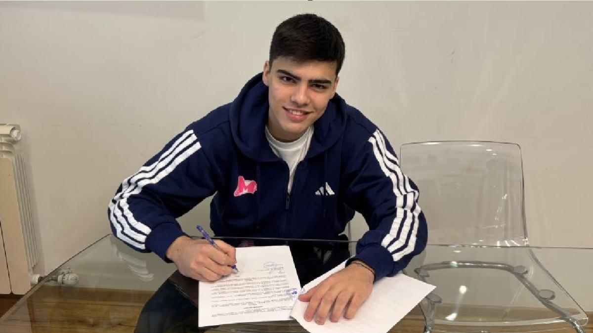 Vuk Danilovic, figlio di Predrag, firma il suo primo contratto professionistico