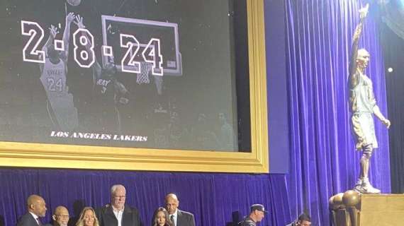 NBA - I Lakers presentano la prima delle tre (!) statue di Kobe Bryant