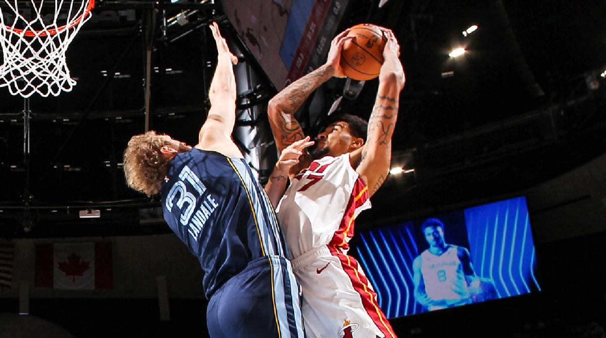 NBA | Gli Heat di Fontecchio travolgono Memphis con un primo tempo storico e 146 punti totali