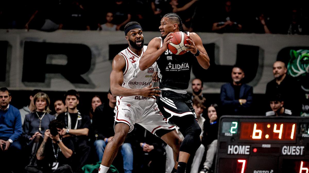 Gazzetta: «Milano svuotata, Bologna consolida il primato. Brilla Ferrari»