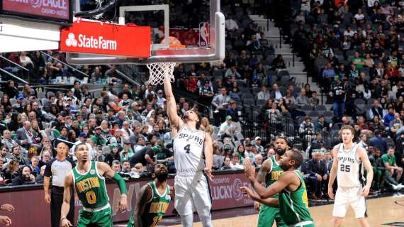NBA - Irving e i Celtics prendono in faccia lo schiaffo degli Spurs e di Belinelli