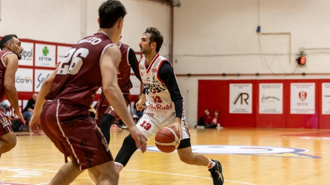 Serie B - Alessandro Sakellariou firma la vittoria di Empoli contro Arezzo