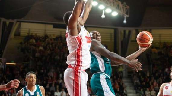 Lega A - Varese vince il derby di Natale: Cantù ko