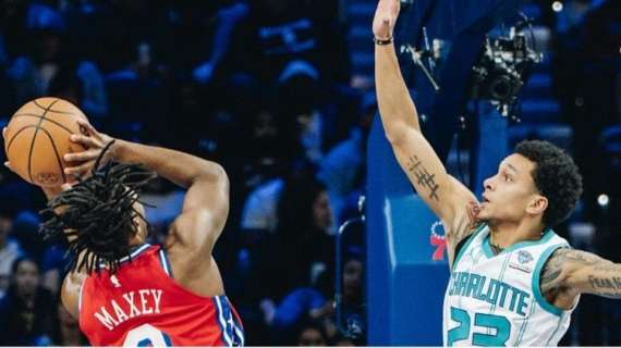 NBA - Nel finale i Sixers di Harris e Maxey riescono a battere gil Hornets