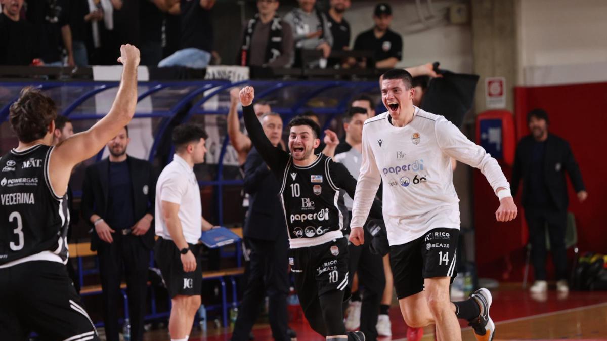 Serie B - Paperdi Caserta con autorità in casa dell'Andrea Costa Imola