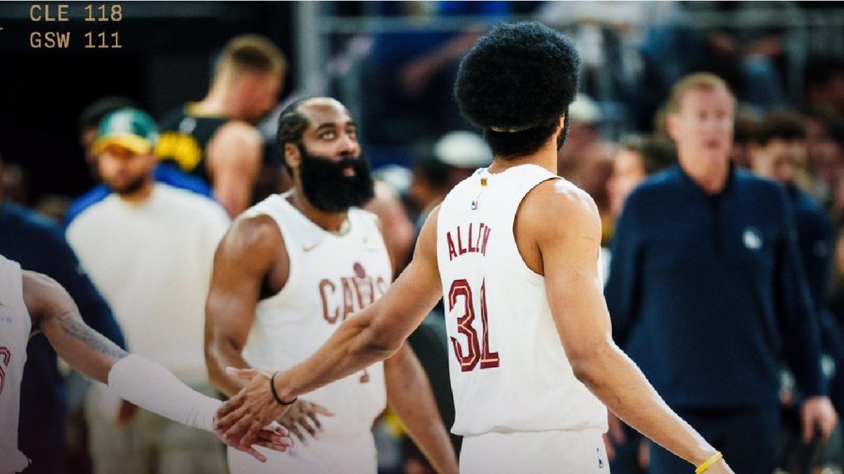 Cleveland resiste al ritorno di Golden State, Strus e Mitchell decisivi