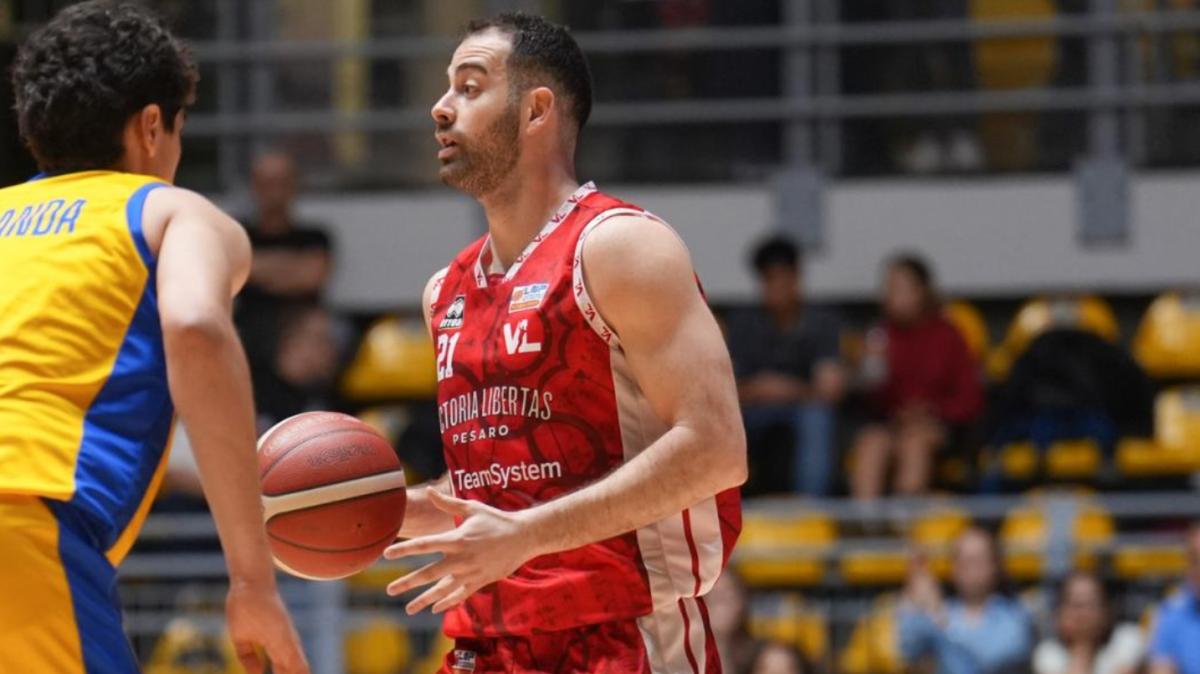 La VL Pesaro resiste alla rimonta di Torino e resta in vetta in solitaria