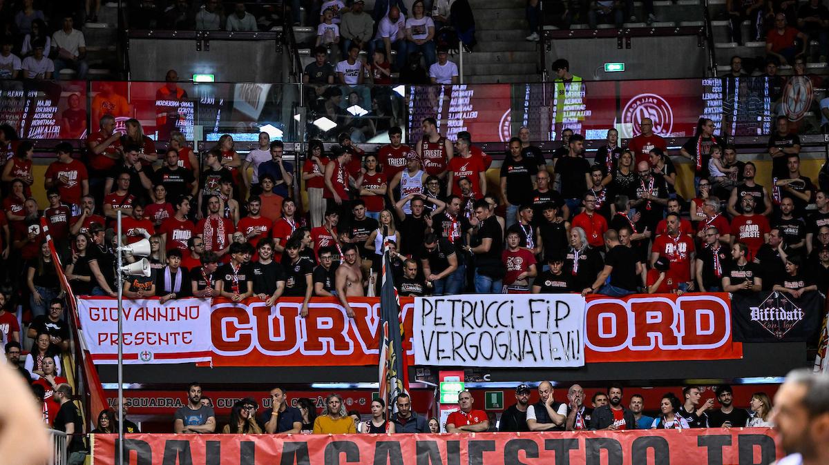 Il grido di Trieste: «Petrucci-FIP, vergognatevi». Il GM Arcieri non commenta