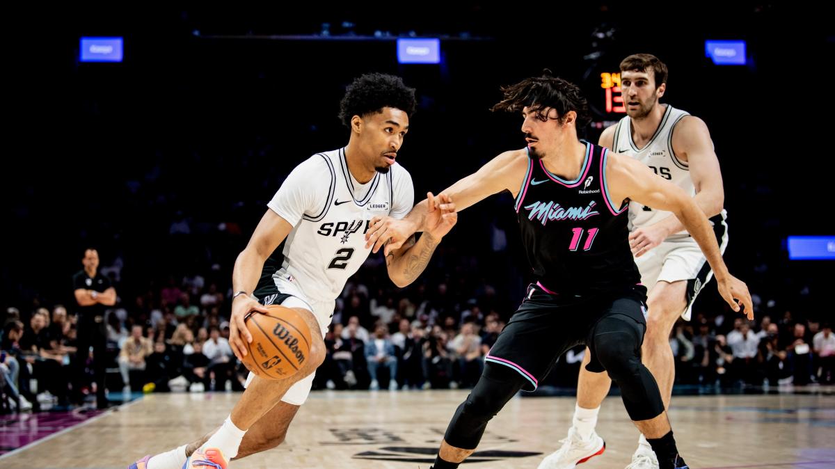 Wembanyama trascina gli Spurs a una dimostrazione di forza a Miami