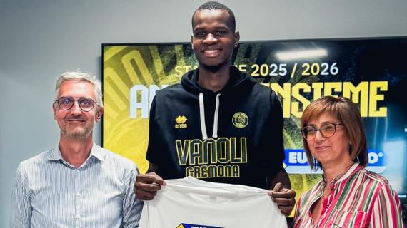 Vanoli Cremona, la presentazione dell'ala Ousmane Ndiaye